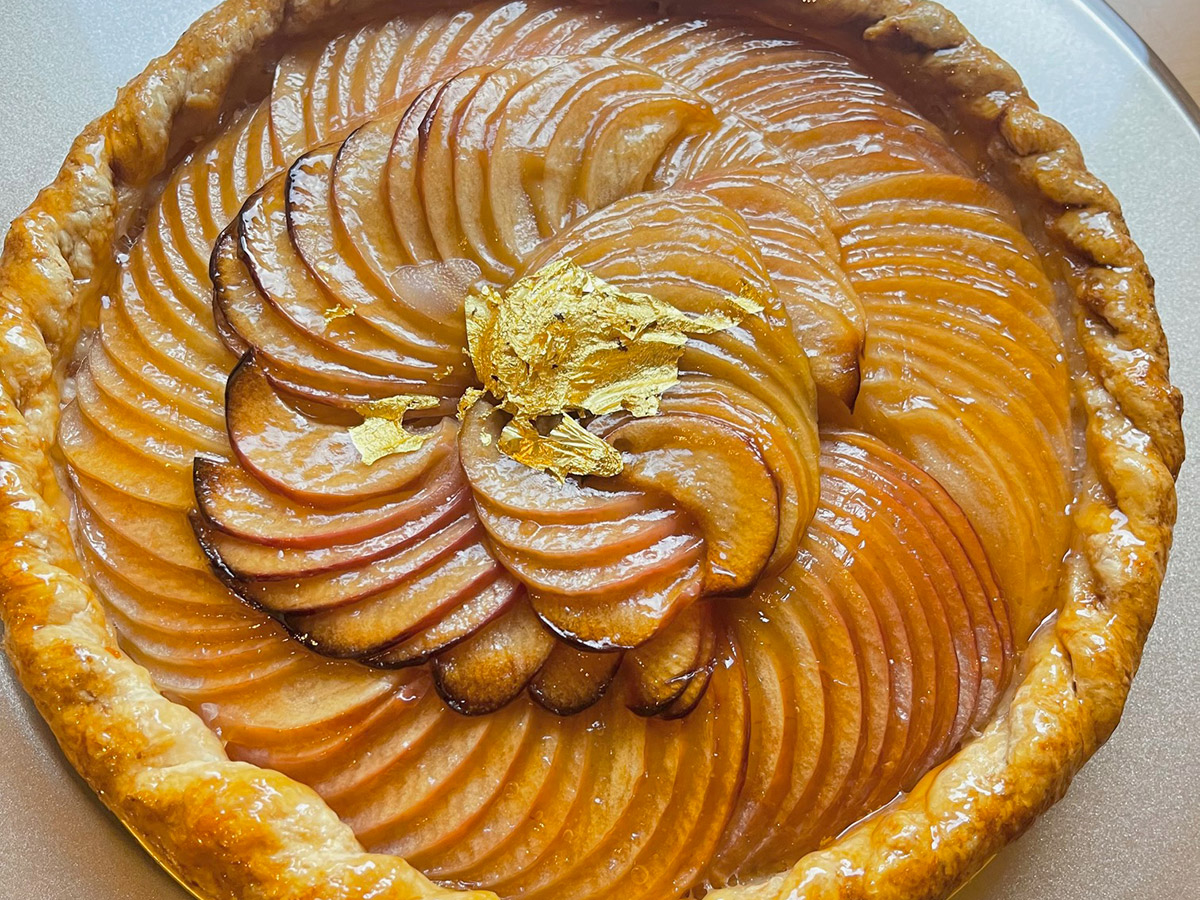 御殿場 リストランテ桜鏡 特製アップルパイ